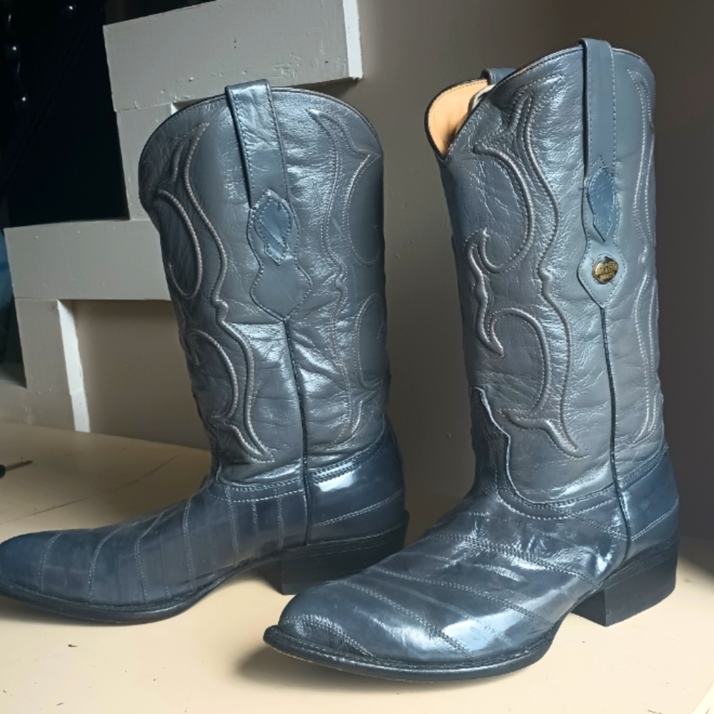 9 Los Altos eel skin boots